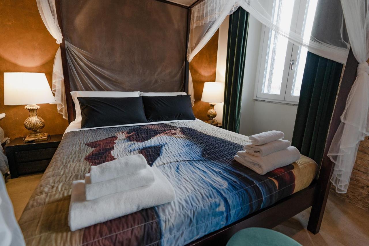 Le Boutique Luxury Rooms Diffused In Historic Center Fiumicino Dış mekan fotoğraf