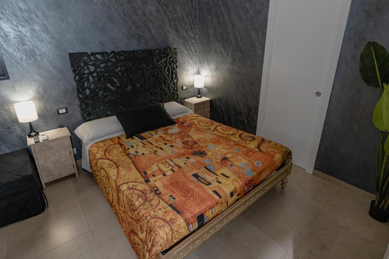 Le Boutique Luxury Rooms Diffused In Historic Center Fiumicino Dış mekan fotoğraf