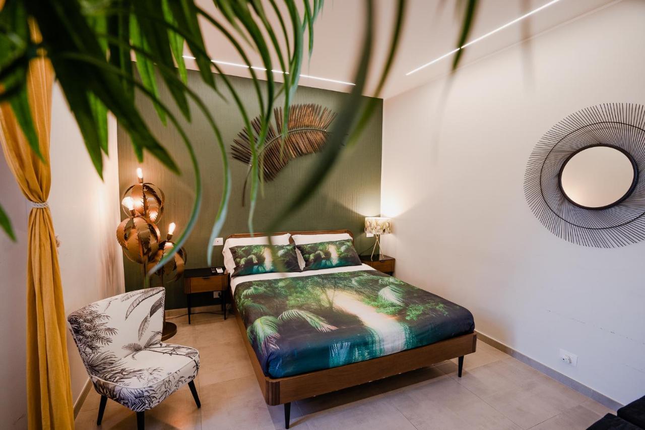 Le Boutique Luxury Rooms Diffused In Historic Center Fiumicino Dış mekan fotoğraf