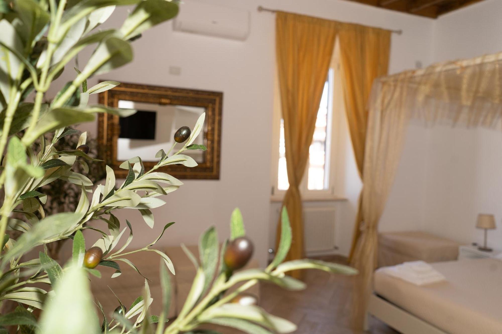 Le Boutique Luxury Rooms Diffused In Historic Center Fiumicino Dış mekan fotoğraf