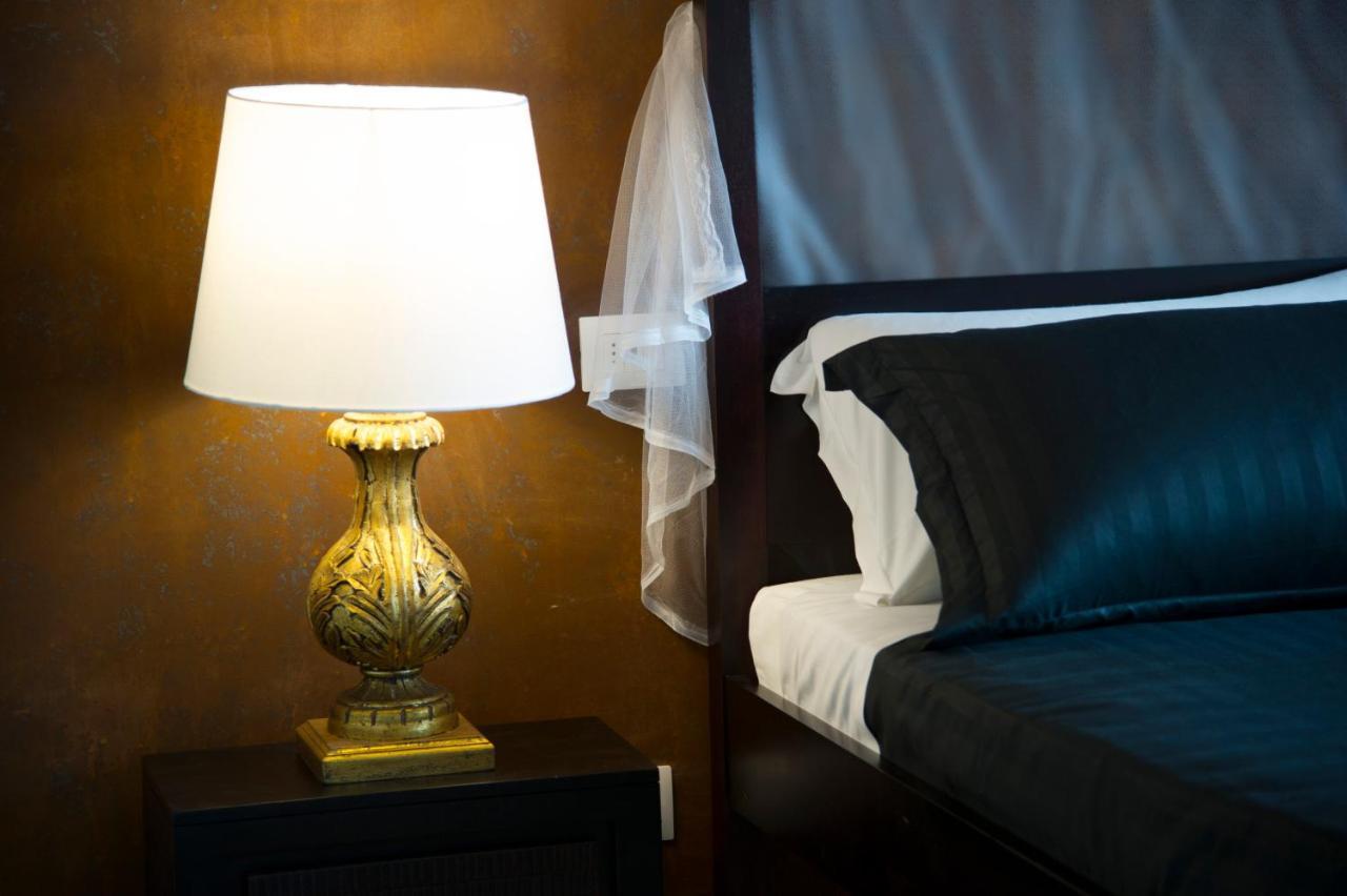 Le Boutique Luxury Rooms Diffused In Historic Center Fiumicino Dış mekan fotoğraf